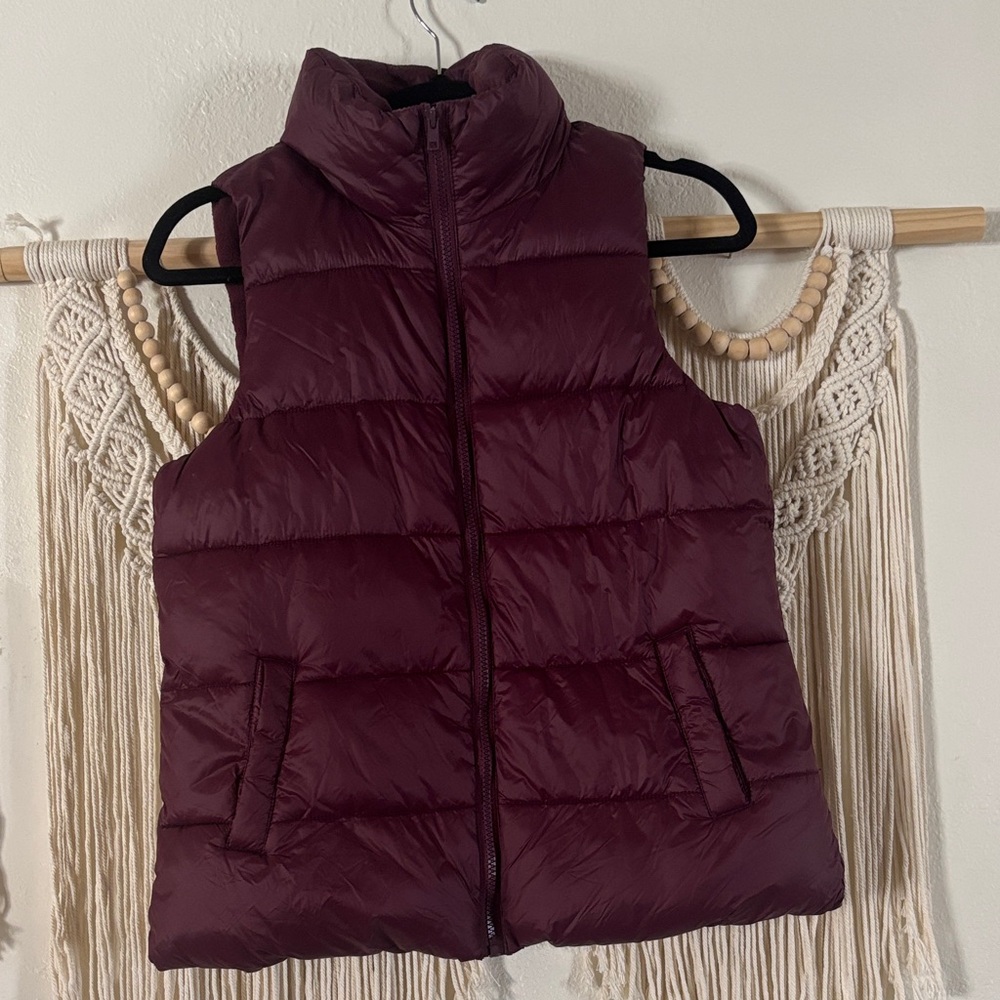 Old Navy Zip Up Puffer Vest Maroon